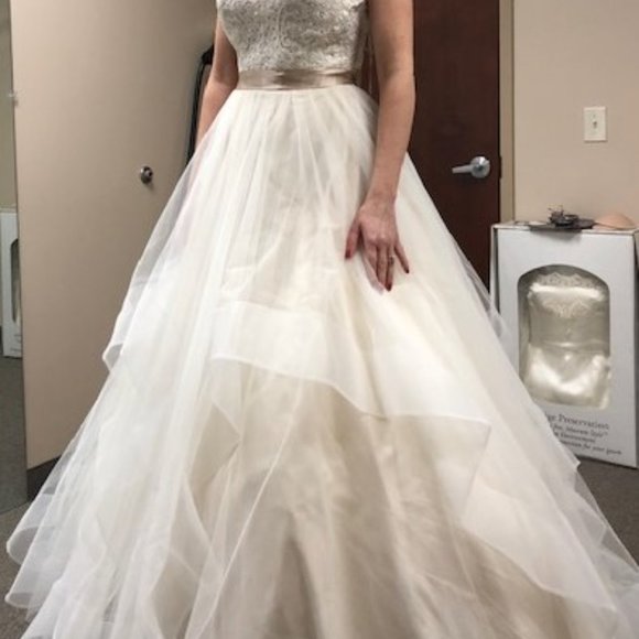 WTOO by Watters Rowena Wedding Dress - Picture 4 of 5